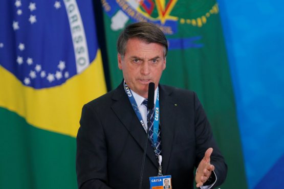 Бразилия президенти коронавирусга чалинганини айтди