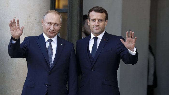Путин ва Макрон 2022 йил сентябридан бери биринчи марта телефон орқали суҳбатлашди