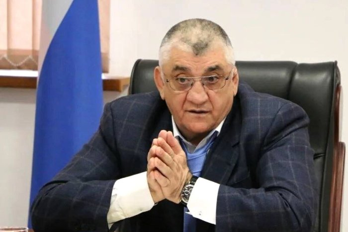 Доғистоннинг собиқ спорт вазири тергов изоляторида ўз жонига қасд қилишга уринди