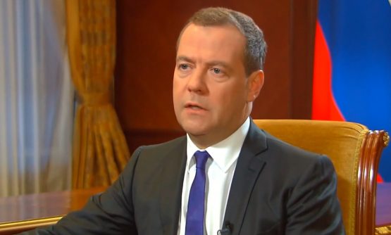 Medvedev gazni Ukraina orqali tranzit qilish uchun shartlarni e’lon qildi