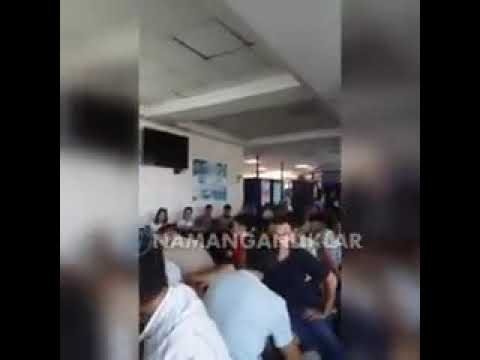 Namangan aeroporti: imomlar yo‘lovchilarga yurtga xiyonat haqida ma’ruza o‘qishmoqda (video)
