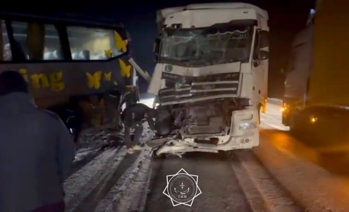 Қозоғистонда ўзбекистонликлар бўлган автобус ЙТҲга учради