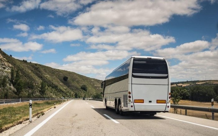 Suriyada avtobus ag‘darilib, 13 kishi halok bo‘ldi