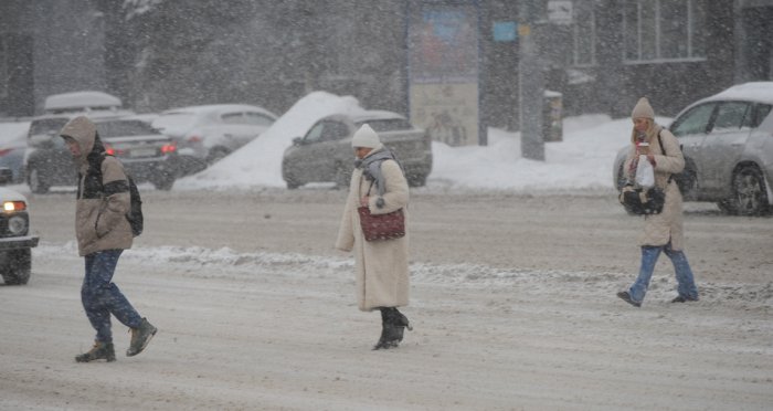 Rossiyada qor sikloni elektr tarmoqlarini ishdan chiqardi