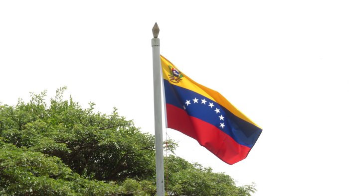 Россия фуқароларини Венесуэлага бормасликка чақирди