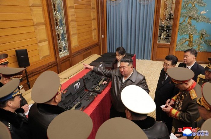 Kim Chen In yangi turdagi snayper miltig‘ini sinovdan o‘tkazdi