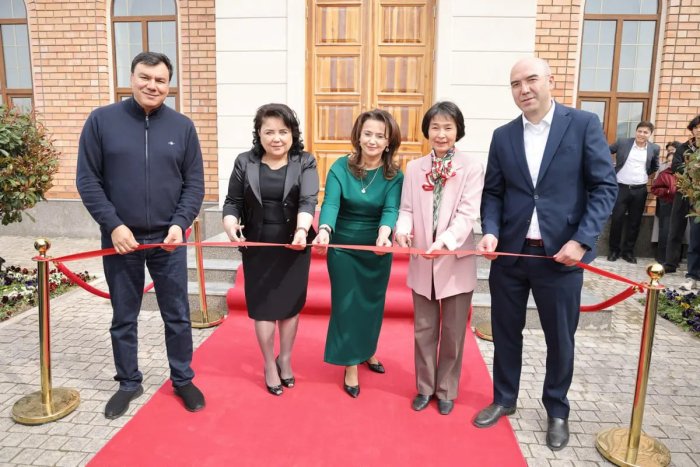 Тошкентдаги “ARTepa” санъат галереясида ноёб асарлар кўргазмаси очилди