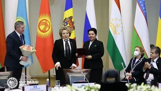 Tanzila Narbayeva “Parlament hamkorligini mustahkamlash uchun” medali bilan taqdirlandi