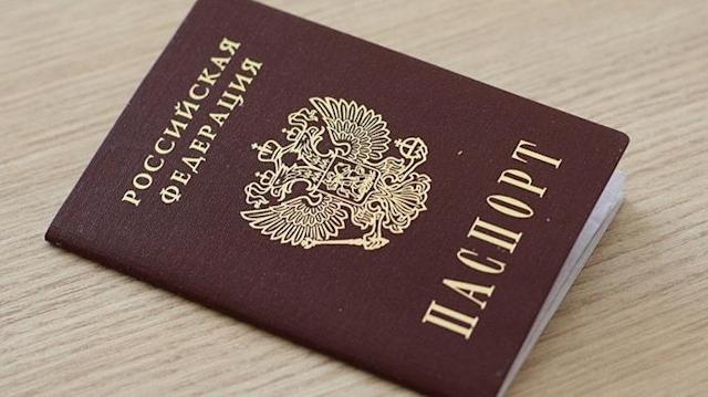Xerson viloyatida Rossiya pasportini olmoqchi bo‘lganlar turnaqator navbatda turishmoqda