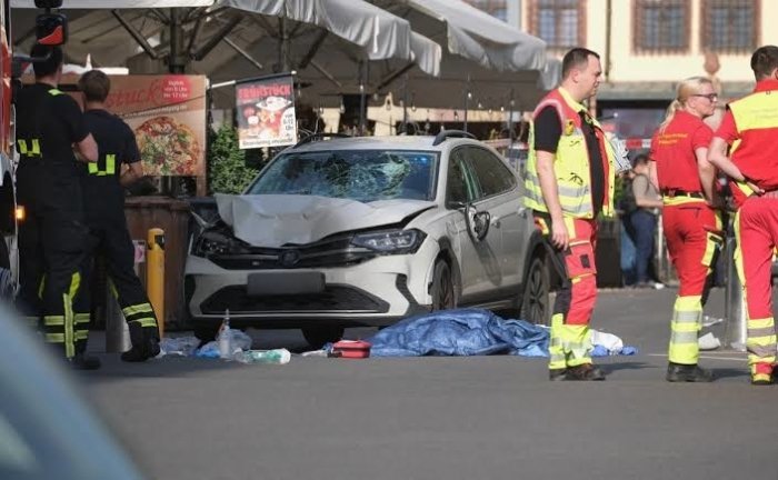 Германияда машина одамлар устига ҳайдалди: қурбонлар бор