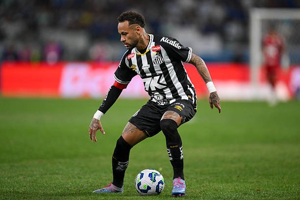 Neymarning spirtli ichimliklar bilan muammolari bor