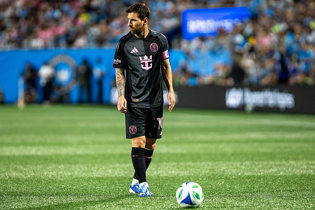 Месси гол урилмаган пенальтилар сони бўйича Роналдуга яқинлашиб олди