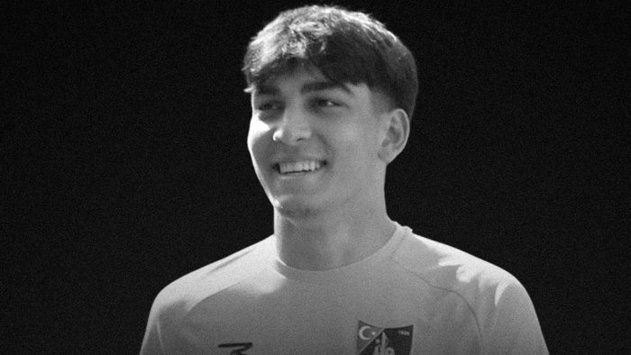 Turkiyalik 20 yoshli futbolchi saraton kasalligidan vafot etdi