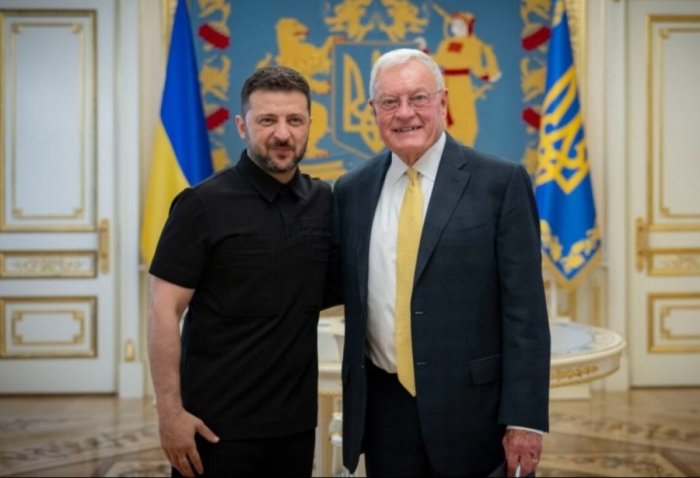 Украинанинг асосий тарафдори кетади