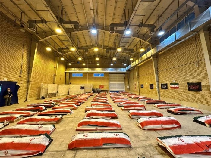 Эрон бугун 84 нафар денгизчиларини дафн этмоқда 