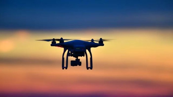 Germaniyaning Bremen shahri aeroporti dron sababli parvozlarni to‘xtatdi — DPA