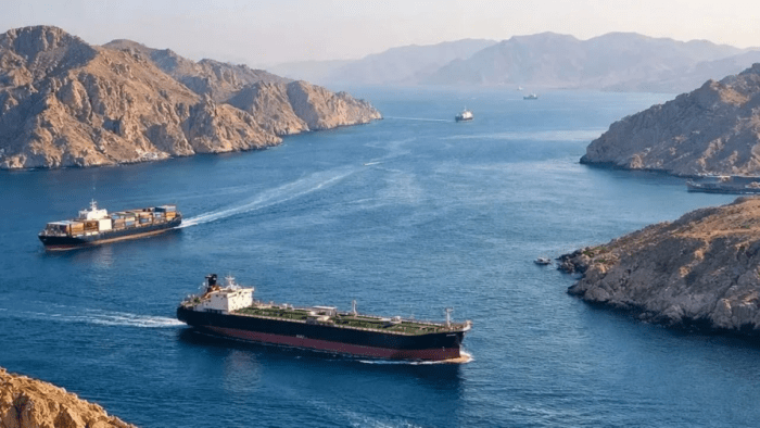 Eron: "AQSh o‘z joniga qasd qilish va o‘zini o‘zi yo‘q qilish taktikasi orqali Hormuz bo‘g‘ozini ochmoqchi"