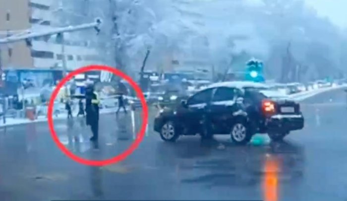 Тошкентда Lacetti ҳайдовчиси ЙПХ инспекторини уриб юборди