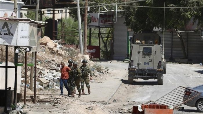 Исроил армияси Эл-Фария қочқинлар лагеридан фаластинликларни мажбуран кўчирмоқда