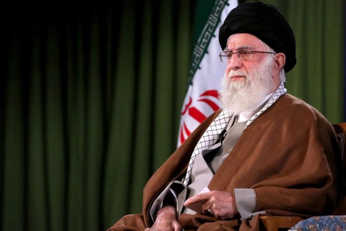 Хоманаий: "АҚШ ҳукумати Эрон билан алоқа ва ҳамкорлик қилишга лойиқ эмас"