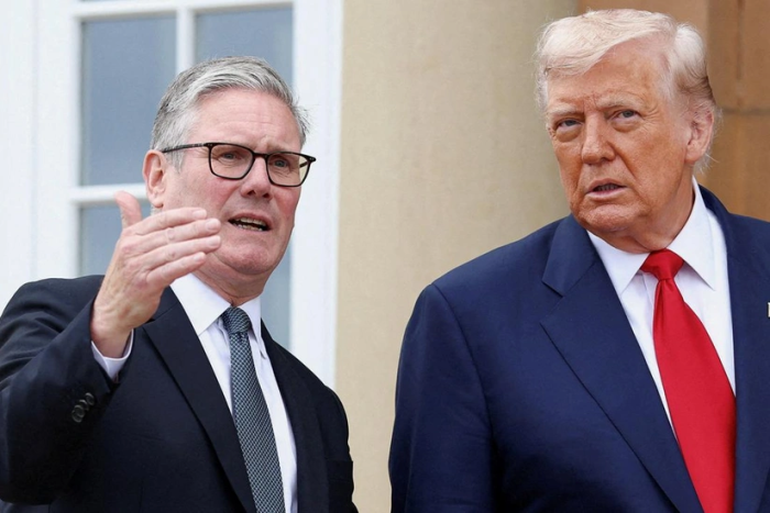 Starmer Trampdan umidini uzdi