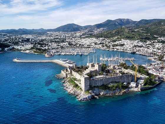 Rossiyalik ona-bolaning jasadi Turkiyaning Bodrum shahrida yo‘l yoqasida topilgan