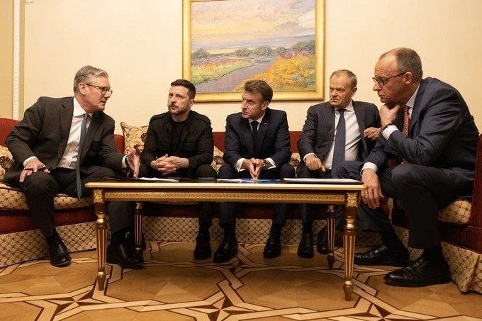 Зеленский ва Европа етакчилари урушни ҳозирги фронт чизиғида тўхтатишга чақирди 