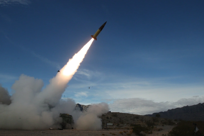 Tramp Ukrainaga Rossiyaga chuqur zarbalar berish uchun uzoq masofali raketalardan foydalanishga ruxsat berdi(?)