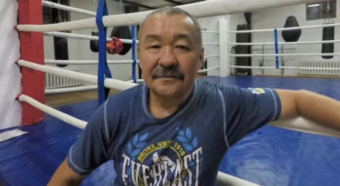 "Биз мақтаниб юрганимизда, ўзбеклар меҳнат қилди". Қозоғистонлик мураббий ўзбек боксининг муваффақияти ҳақида гапирди