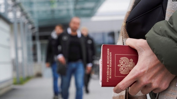 Урушдан қочган уч мингдан ортиқ россиялик Германиядан бошпана сўраган