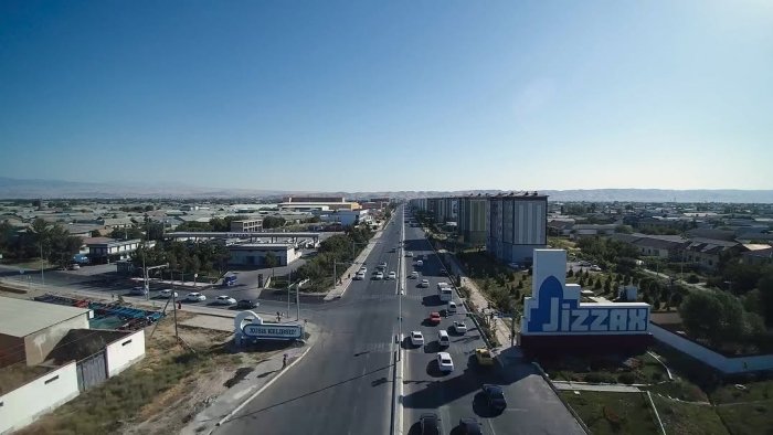 Jizzax shahri va Sharof Rashidov tumani o‘rtasidagi 40 gektar bo‘sh yer maydoniga Yangi Jizzax shahri quriladi