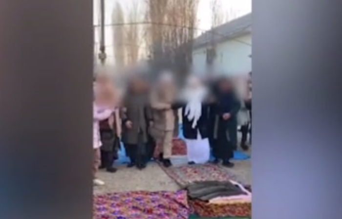 Umradan qaytganlarni ko‘rpayu gilamlar to‘shab, dabdaba bilan kutib olish johillik va nodonlikdir — Fatvo markazi