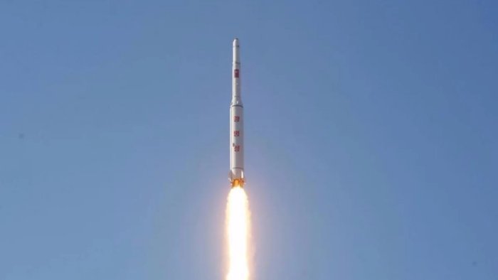 Шимолий Кореянинг ракетаси Япониянинг иқтисодий зонасига қулади