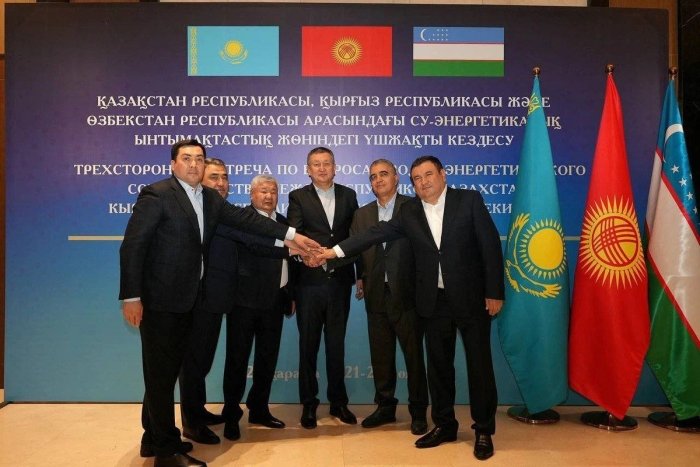 Қирғизистонга қўшма ёрдам: Қозоғистон ва Ўзбекистон электр энергия етказиб беради