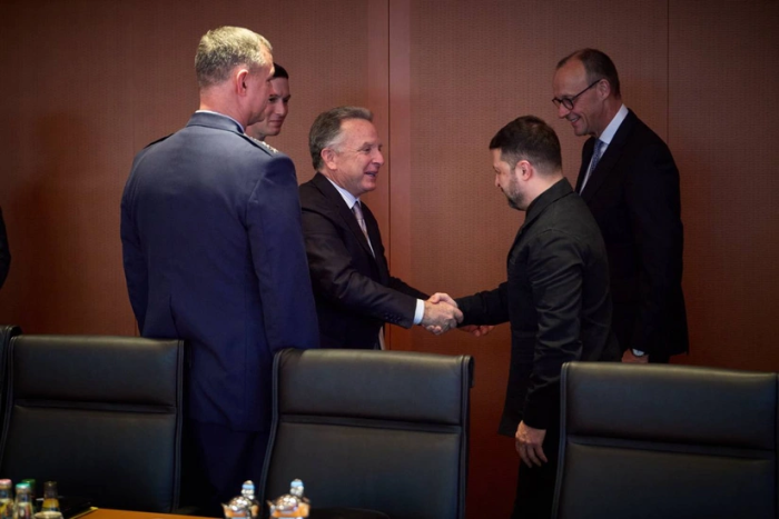 Зеленскийнинг Уитткофф билан Берлиндаги музокаралари бугун давом эттирилади