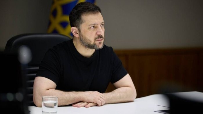 Зеленский: Айрим авиакомпаниялар Россияга парвозларни бекор қила бошлади