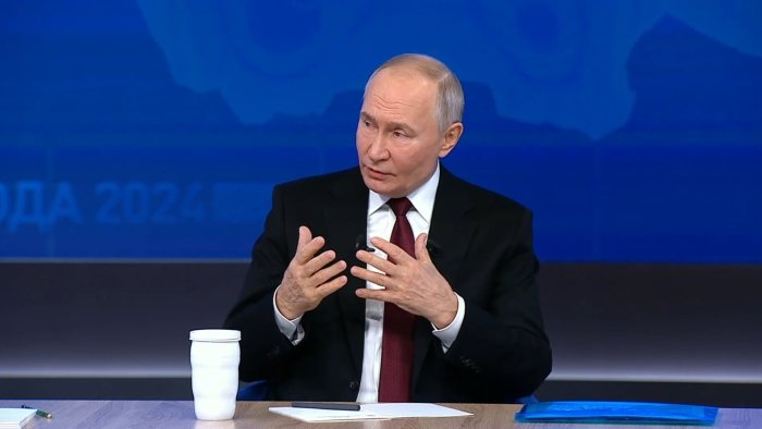 Россия Трампга имтиёз сифатида "ҳаводан ўт очишни тўхтатиш"га рози бўлиши мумкин