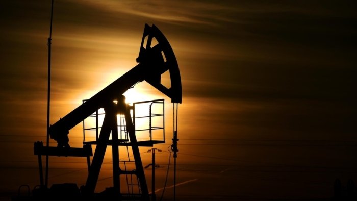 Таҳлилчилар нефт бўйича хавотирли маълумотни очиқлади
