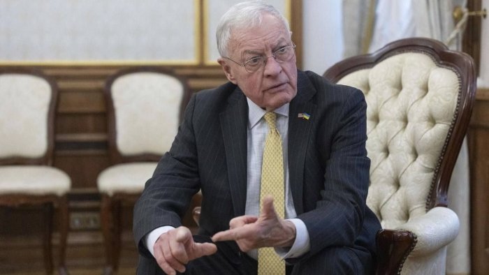  Украина урушни ҳозирги тўқнашув чизиқлари бўйича музлатиш ва 30 километрлик демилитаризация ҳудудини ташкил этишни хоҳламоқда