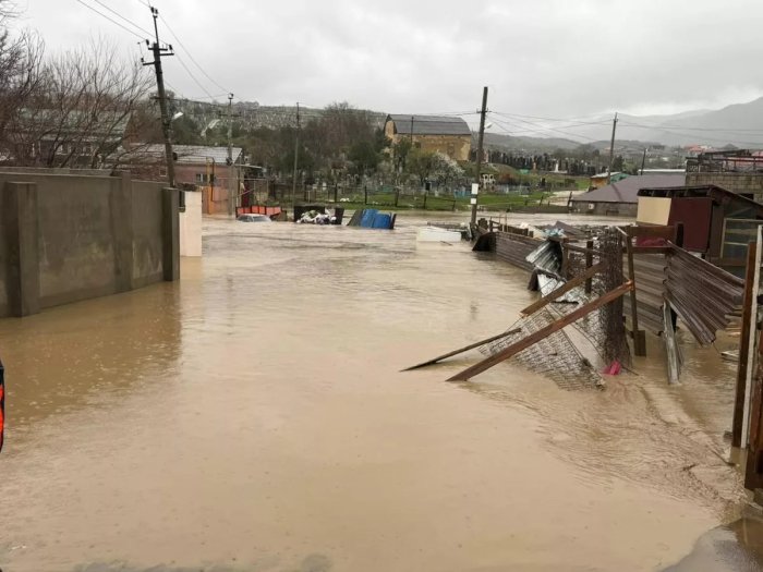 Maxachqalada kuchli yomg‘ir natijasida 3700 dan ortiq uy suv ostida qoldi