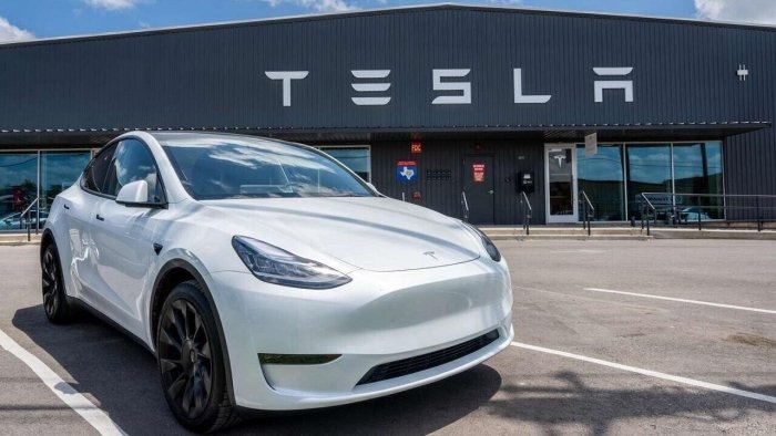 Tesla’нинг йиллик даромади 37 фоизга камайди Tesla’нинг йиллик даромади 37 фоизга камайди