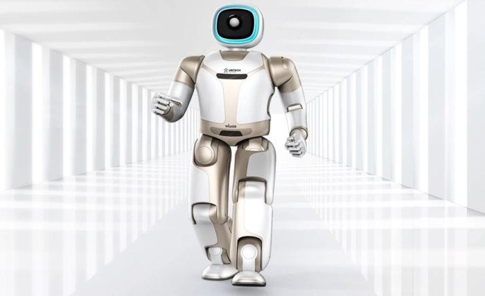 Batareyalarini o‘zi almashtiradigan robot