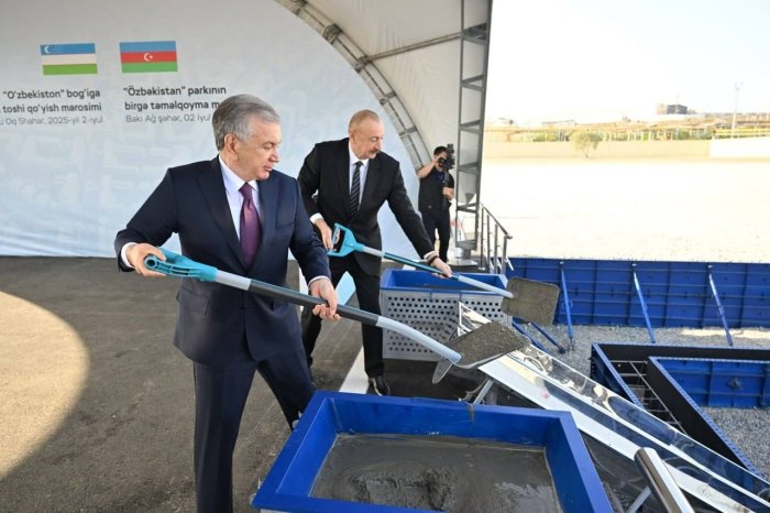 Boku shahrida yangi "O‘zbekiston" bog‘iga tamal toshi qo‘yildi