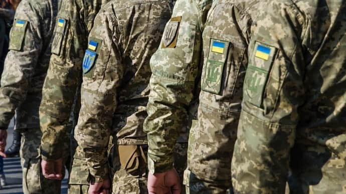 Ukraina Qurolli kuchlari safiga safarbar qilingan erkak o‘quv bo‘linmasida o‘z joniga qasd qildi