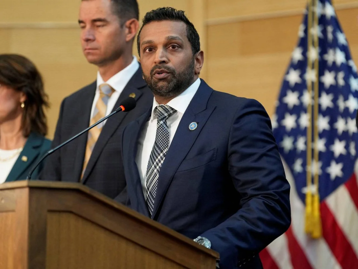 Tramp yana uchta amaldorni iste’foga chiqarmoqchi