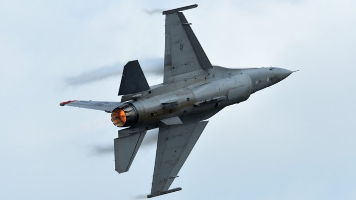 F-16 samolyotlarining muhim qismlari yo‘q — AQSh ularni Ukrainaga qayta tiklash uchun yetkazib beradi