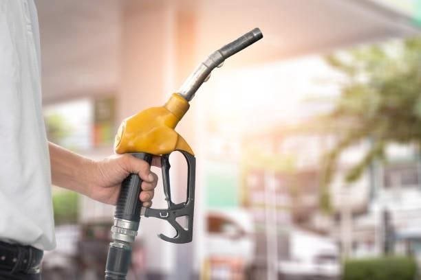 Америкалик ҳайдовчиларнинг бензин учун харажатлари 2 млрд долларга ошди 