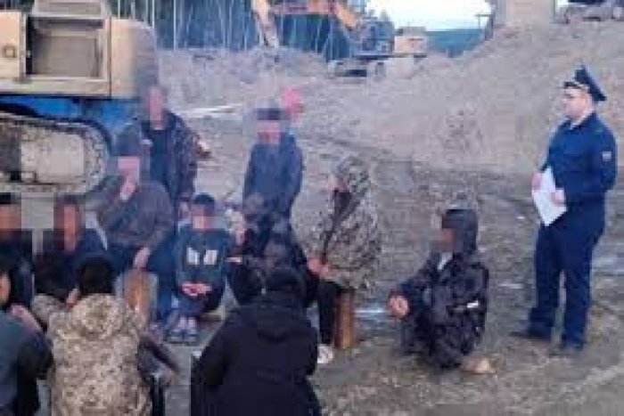 Noqonuniy oltin qazib olgani uchun Rossiyadan 25 dan ortiq xorijlik deportasiya qilinadi