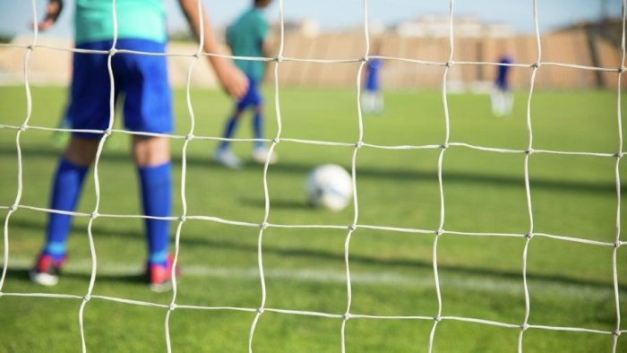 ЎФА қатор футболчи ва клубларни жазога тортди