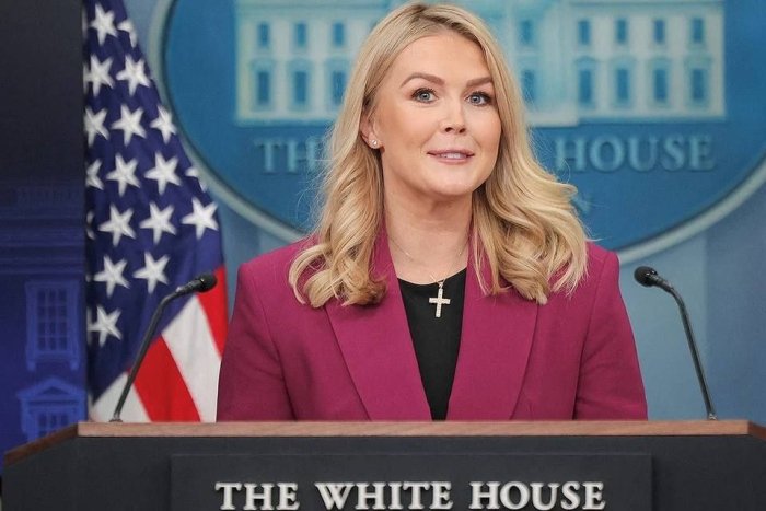  Журналист Оқ уйдан Трамп ва Путиннинг учрашуви жойи сифатида Будапештни ким танлаганини сўради. Унга "Онангиз" дея жавоб берилди